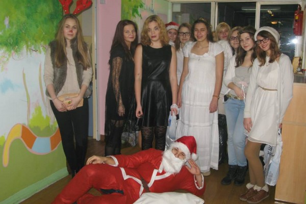 Odwiedziny Świętego Mikołaja w Szpitalu