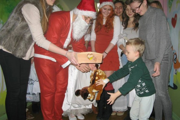 Odwiedziny Świętego Mikołaja w Szpitalu