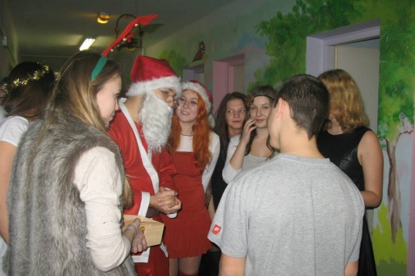 Odwiedziny Świętego Mikołaja w Szpitalu